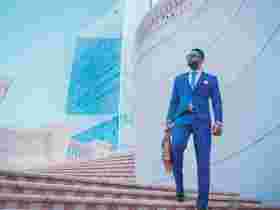 Anzüge und Abendkleider